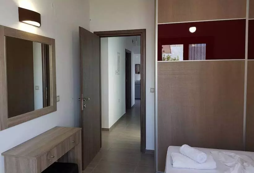 ペンション Angela S Sea View 3 Bd House