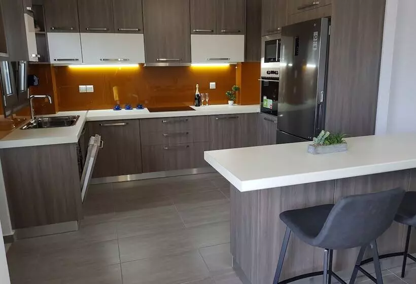 ペンション Angela S Sea View 3 Bd House