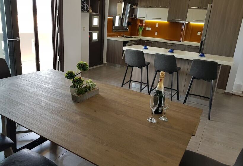 פנסיון Angela S Sea View 3 Bd House