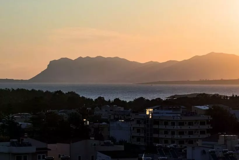 ペンション Angela S Sea View 3 Bd House