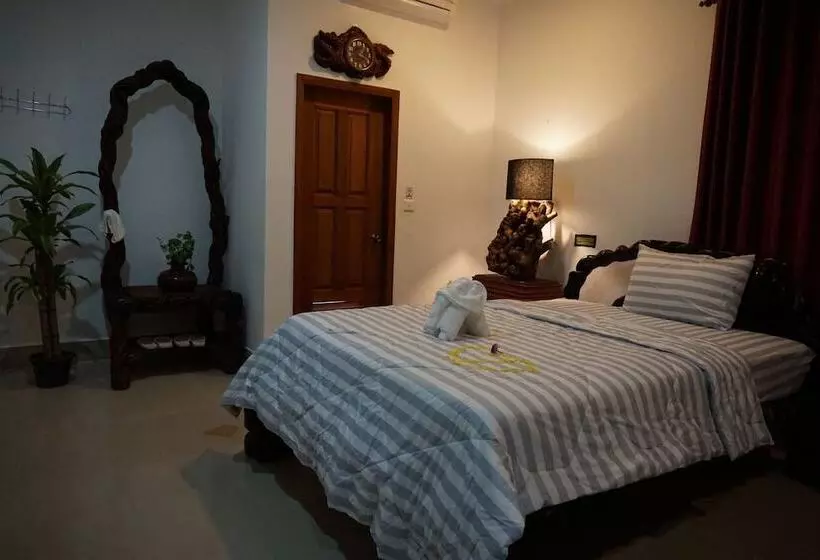 پانسیون Woodrootsbanteaychhmar