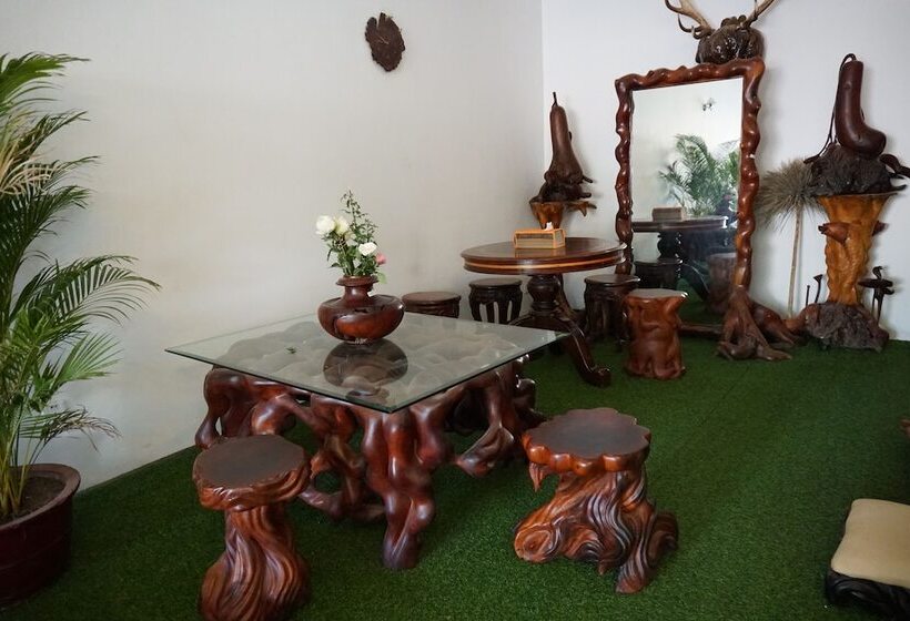 پانسیون Woodrootsbanteaychhmar