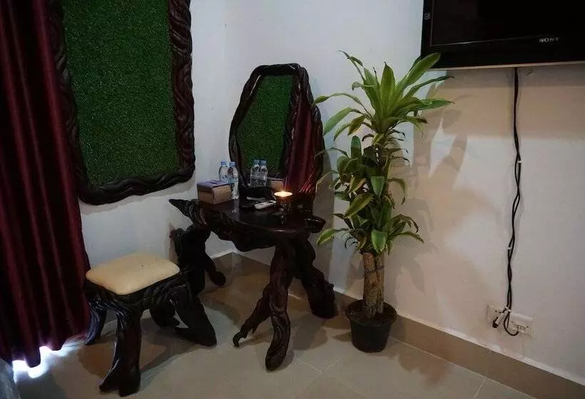 پانسیون Woodrootsbanteaychhmar