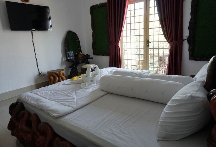 پانسیون Woodrootsbanteaychhmar