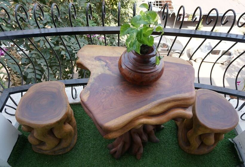 پانسیون Woodrootsbanteaychhmar