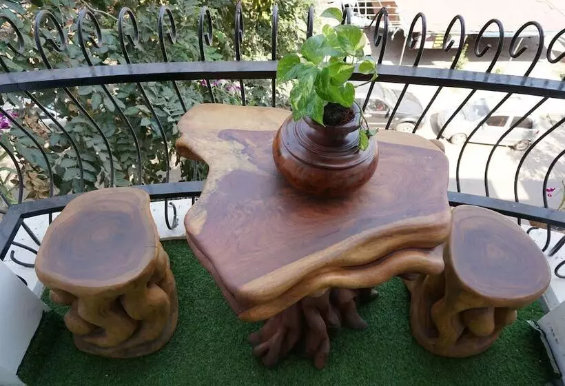 پانسیون Woodrootsbanteaychhmar