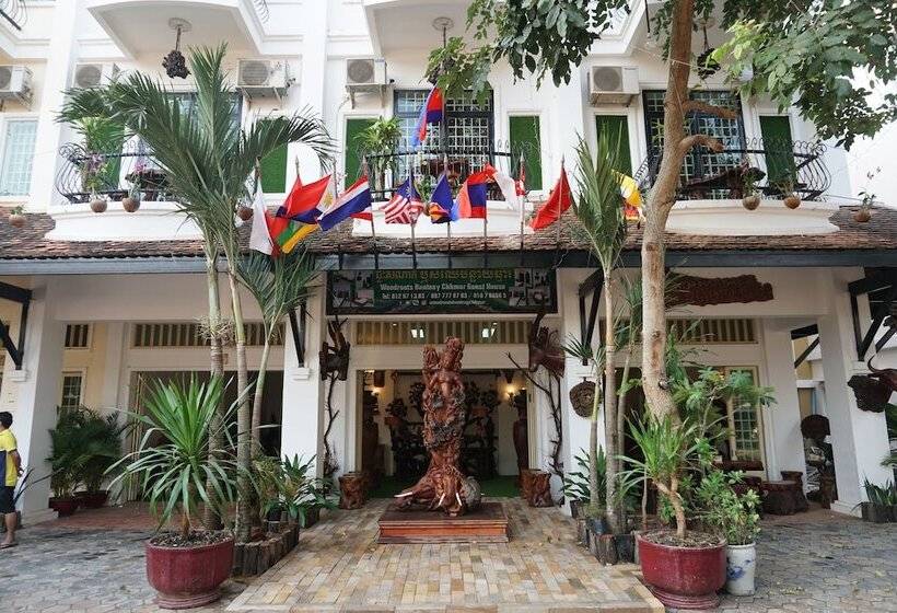 پانسیون Woodrootsbanteaychhmar