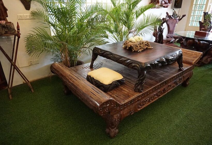 پانسیون Woodrootsbanteaychhmar