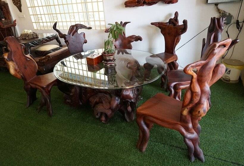 پانسیون Woodrootsbanteaychhmar