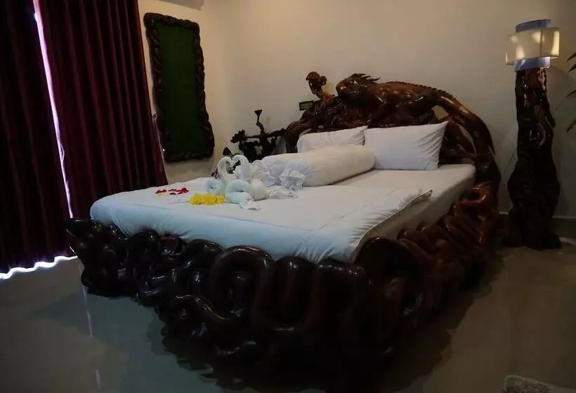 پانسیون Woodrootsbanteaychhmar