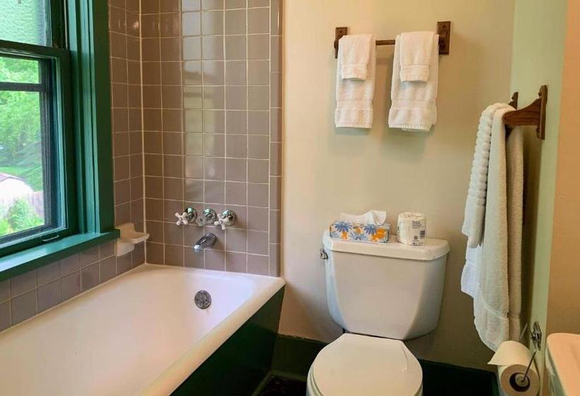 فندق Gordon Beach Inn