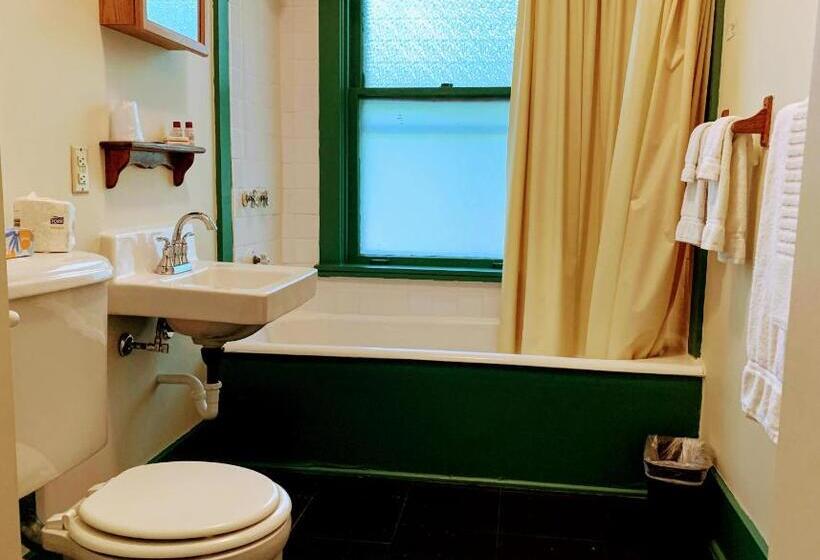 فندق Gordon Beach Inn