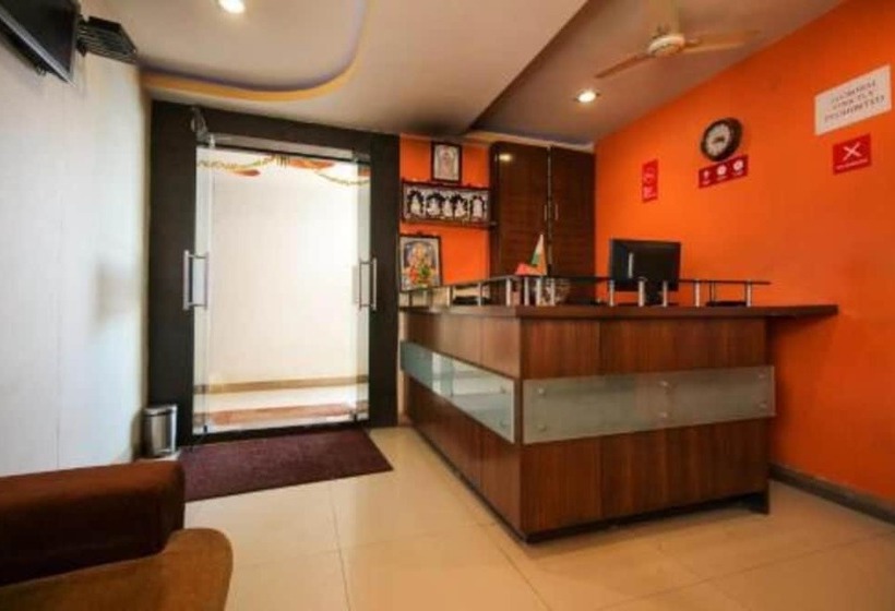 هتل I Cloud  Sri Sai Inn