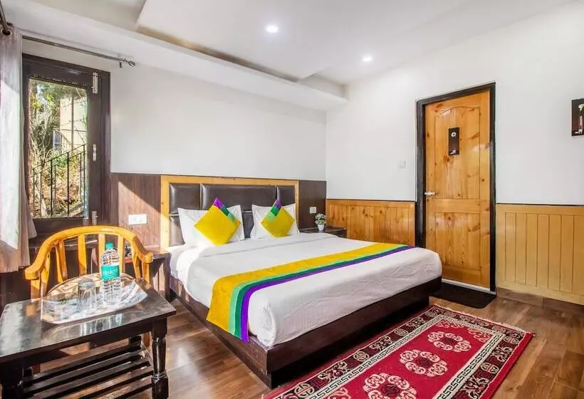 Itsy Hotels Avantika With Forest View