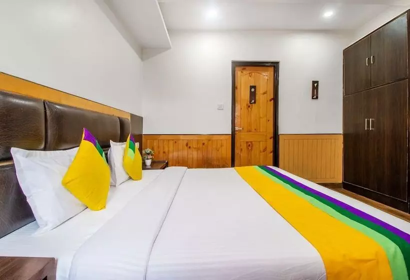 Itsy Hotels Avantika With Forest View