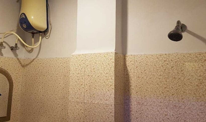 Отель Shantinivas