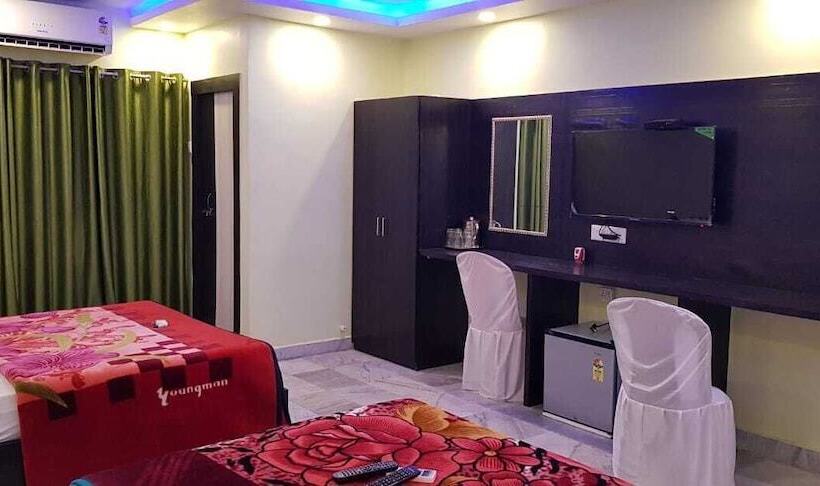 Отель Shantinivas