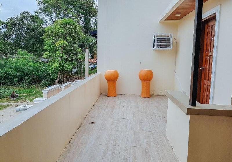 ペンション Reddoorz @ Caimito Drive Dampas