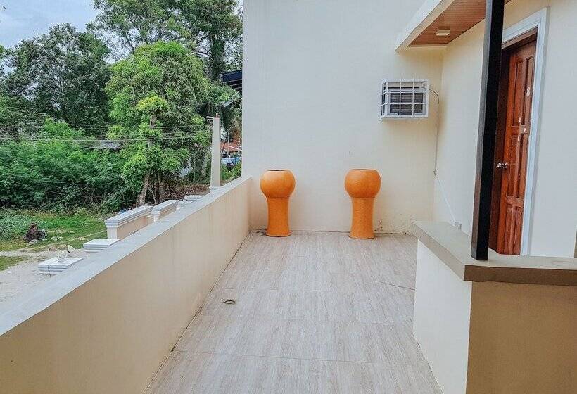 ペンション Reddoorz @ Caimito Drive Dampas