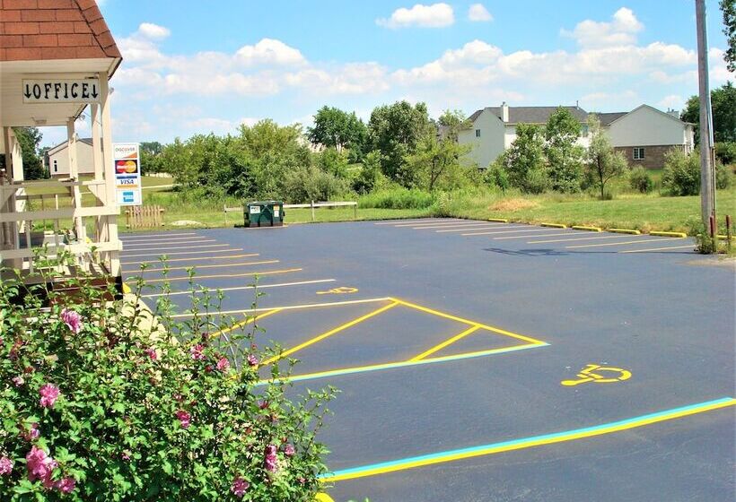 فندق صغير Country Meadow Inn