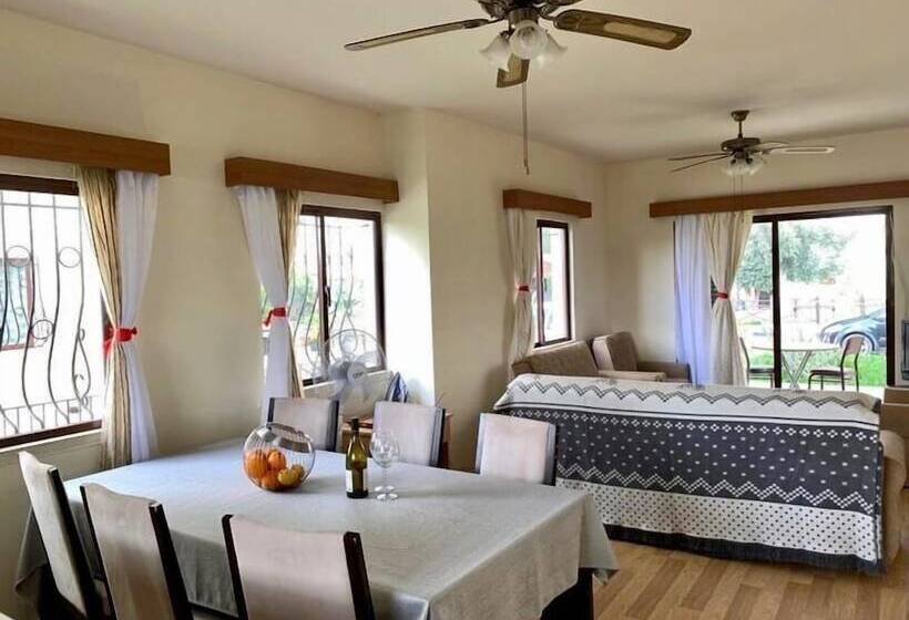 Bahceler Levent Sitesi Villa No 79