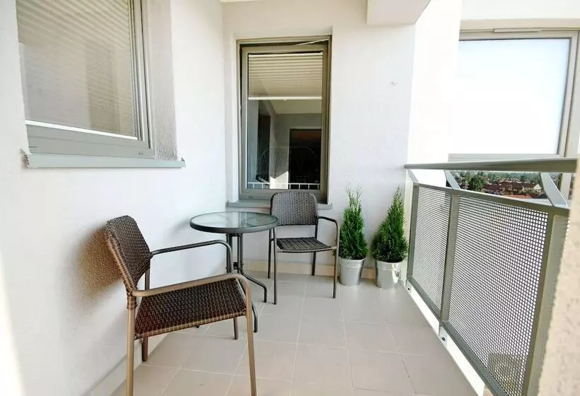 Livin Apartments Santocka