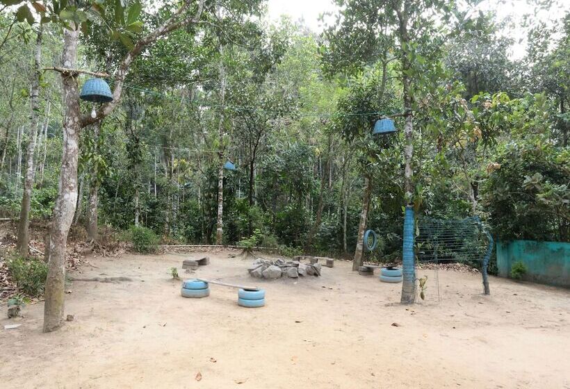 펜션 Vedanta Wake Up Edakkal Caves By Oyo