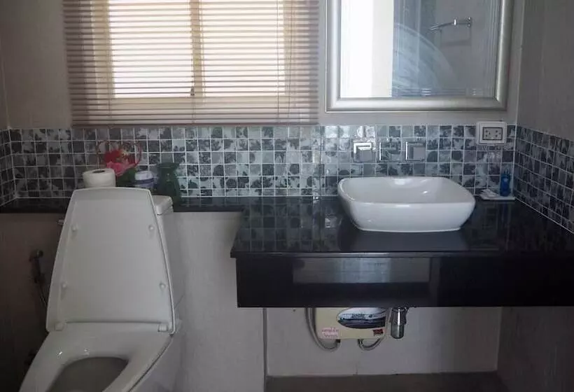 Villa Somewhere Phuket Laguna Bangtao