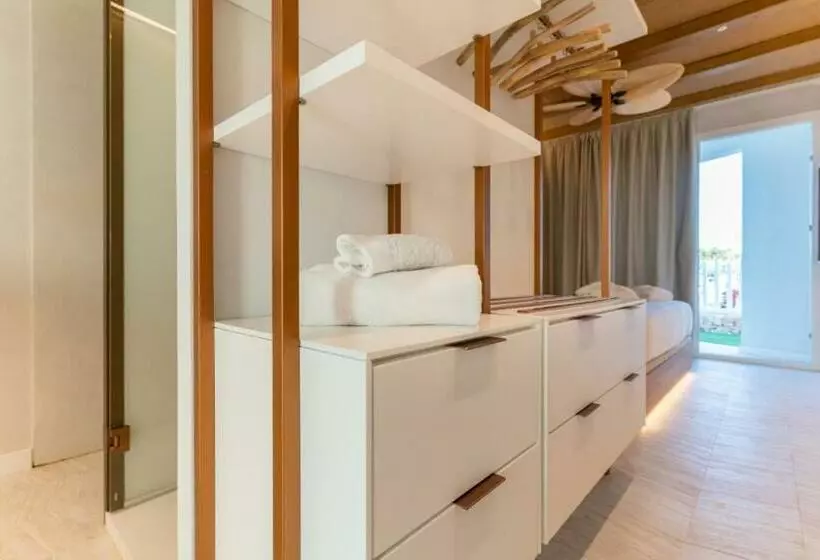 ホテル Lago Resort Menorca  Suites Del Lago Adults Only