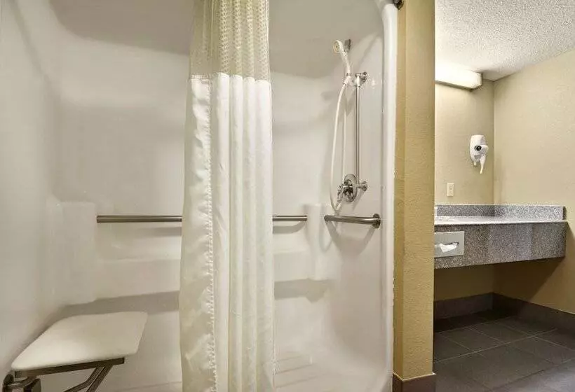 酒店 Super 8 By Wyndham Hattiesburg North