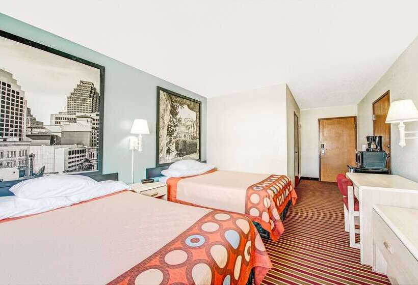 בית מלון כפרי Super 8 By Wyndham San Antonio/fiesta