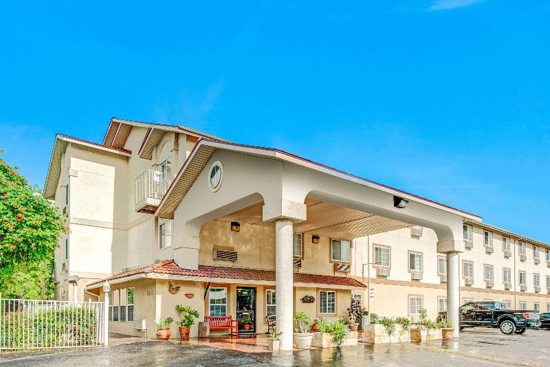 בית מלון כפרי Super 8 By Wyndham San Antonio/fiesta