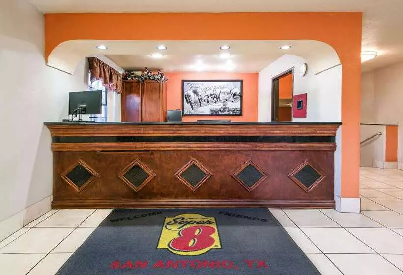 Hotelli Super 8 By Wyndham San Antonio/i35 North