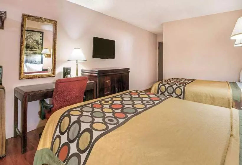 Hotelli Super 8 By Wyndham San Antonio/i35 North