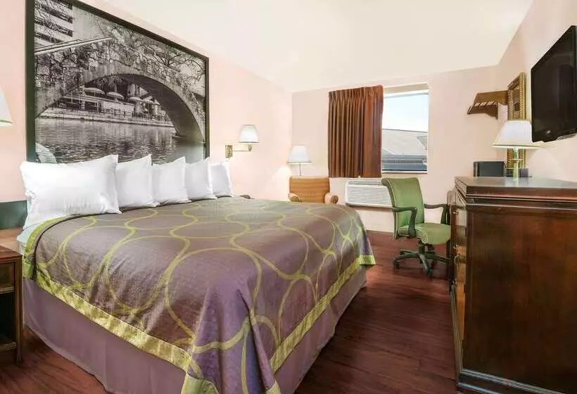 Hotelli Super 8 By Wyndham San Antonio/i35 North