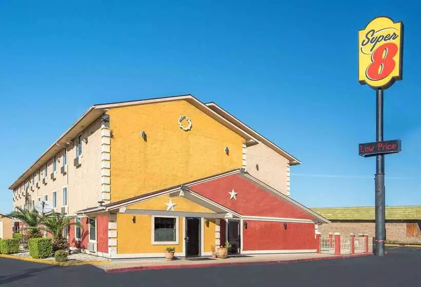 Hotelli Super 8 By Wyndham San Antonio/i35 North