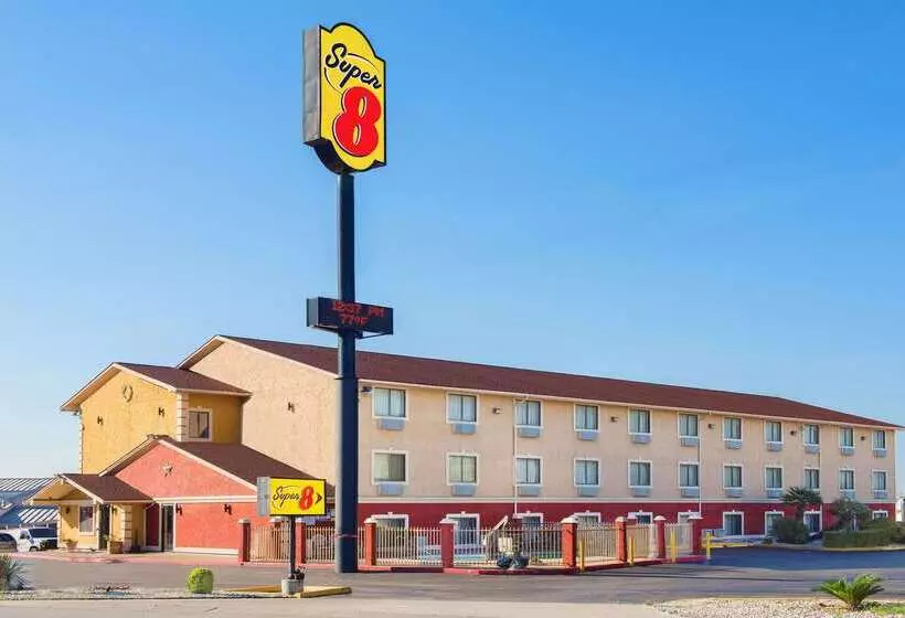 Hotelli Super 8 By Wyndham San Antonio/i35 North