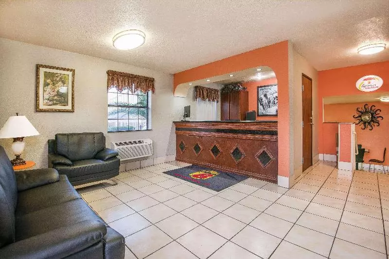 Hotelli Super 8 By Wyndham San Antonio/i35 North