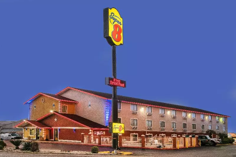 Hotelli Super 8 By Wyndham San Antonio/i35 North