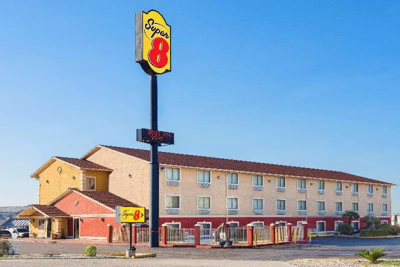 Hotelli Super 8 By Wyndham San Antonio/i35 North