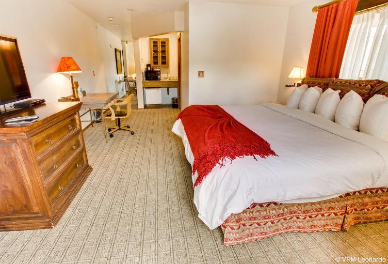 فندق Table Mountain Inn