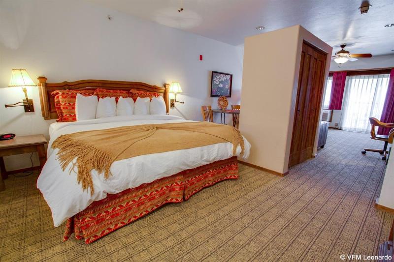 فندق Table Mountain Inn