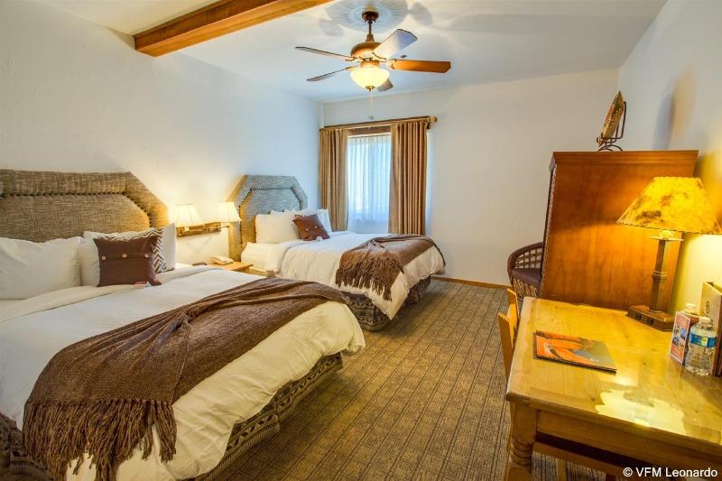 فندق Table Mountain Inn