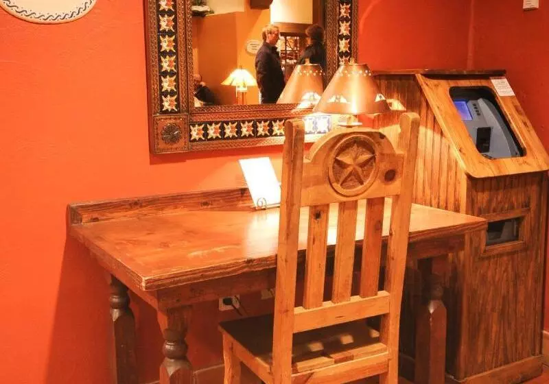 Отель Table Mountain Inn