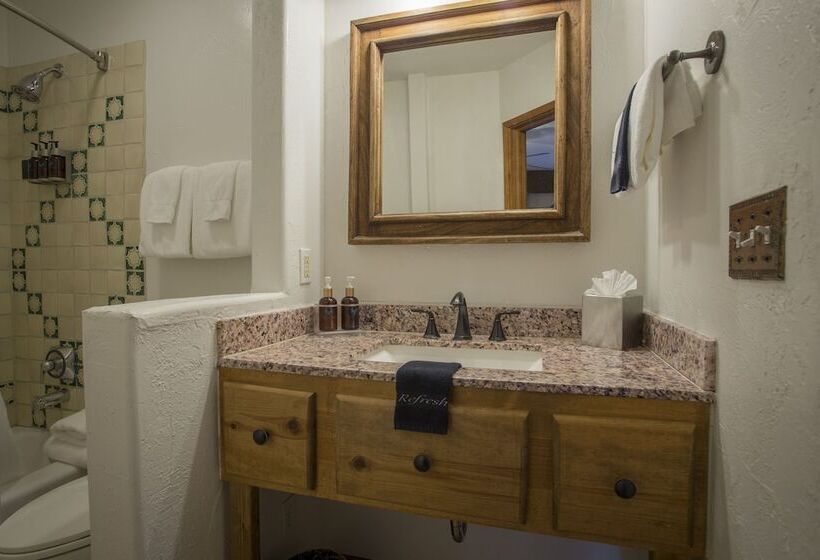 فندق Table Mountain Inn