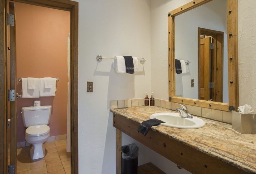 فندق Table Mountain Inn