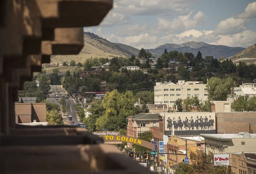 فندق Table Mountain Inn