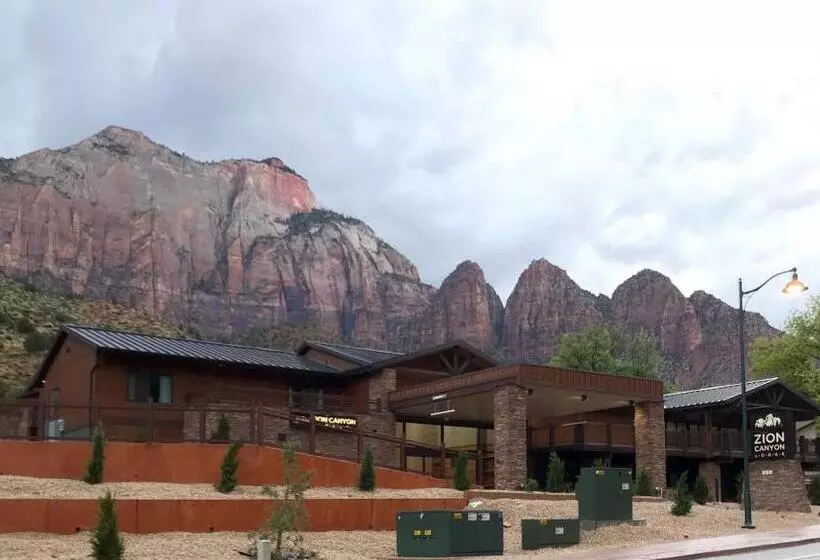 בית מלון כפרי Zion Canyon Lodge