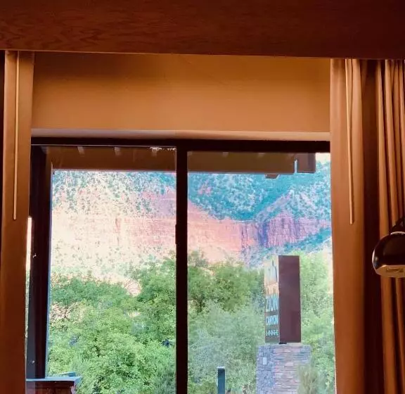 בית מלון כפרי Zion Canyon Lodge