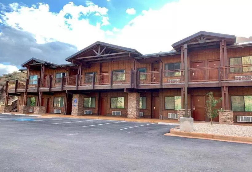 בית מלון כפרי Zion Canyon Lodge